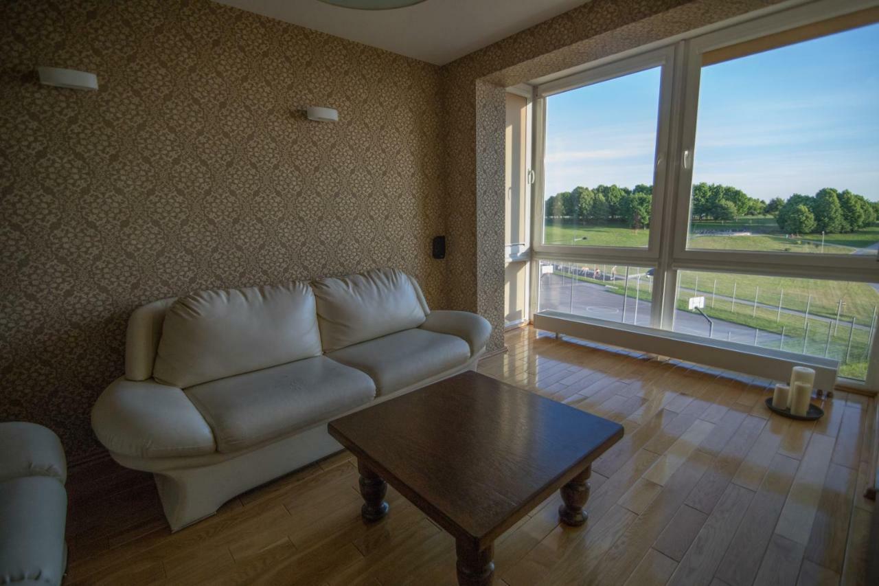 Cozy Apartment With A Wonderful Lake View Telšiai Exteriör bild