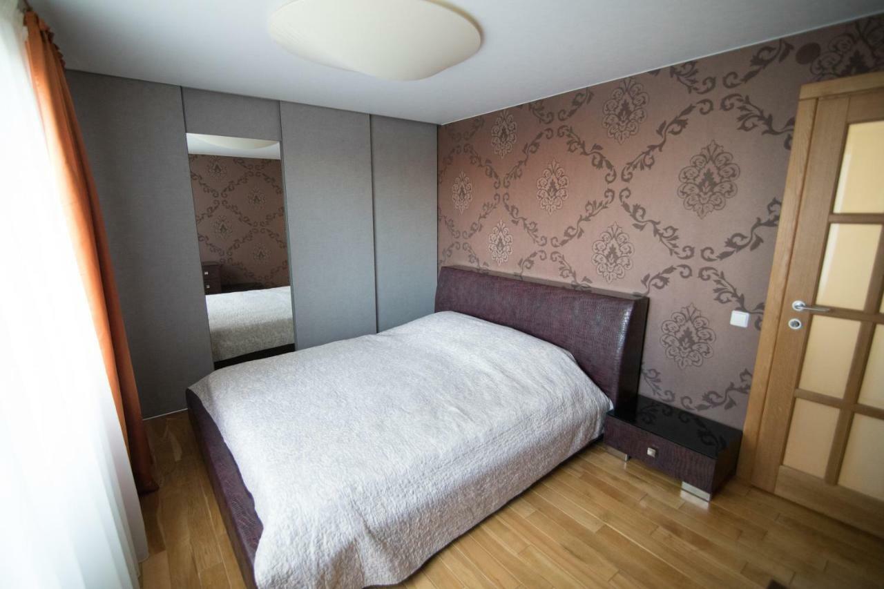Cozy Apartment With A Wonderful Lake View Telšiai Exteriör bild